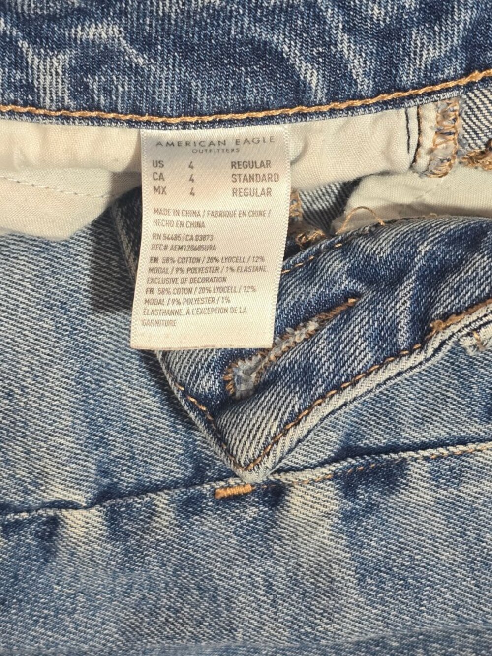 American Eagle Size 4 Straight Leg Distressed Mom Jean - Picture 6 of 6